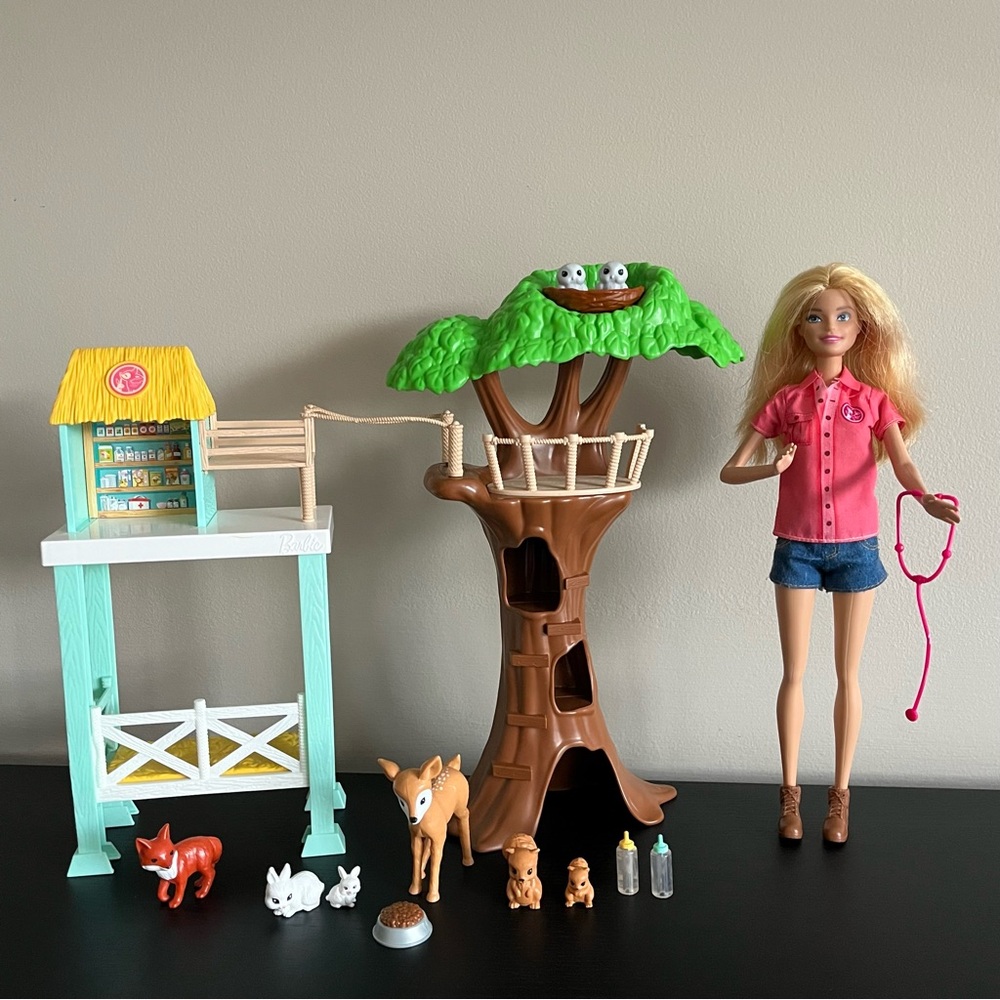Barbie Animal Rescuer Doll Care Center You Can Be Anything FCP78